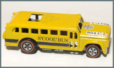 Heavyweights S'Cool Bus